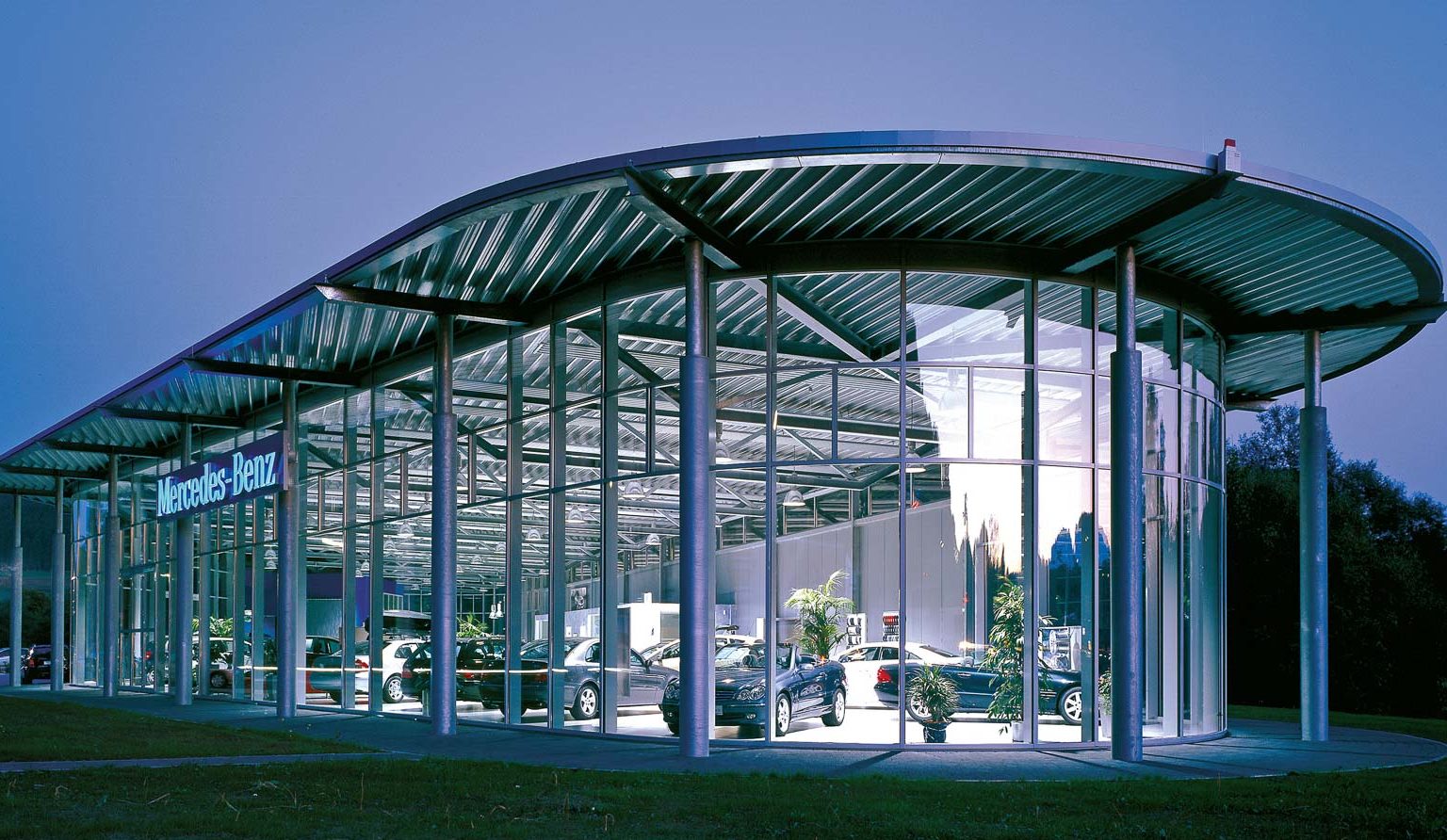 Sonderbau für Mercedes-Benz Autohaus